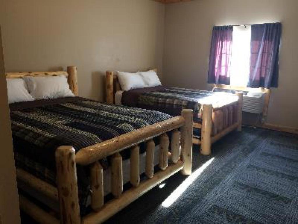 Big Horse Inn And Suites Lewistown Exteriör bild